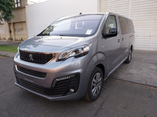 PEUGEOT TRAVELLER